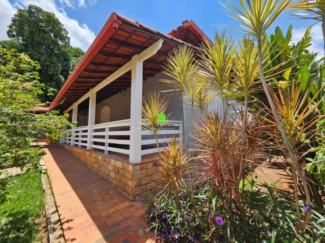Casa Colonial com 6 Quartos, Piscina e Espaço Gourmet Completo Próxima ao Centro - Venda o