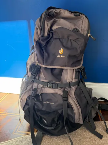 Mochila cargueira Deuter Quantum 55+10 L - usada, bom estado