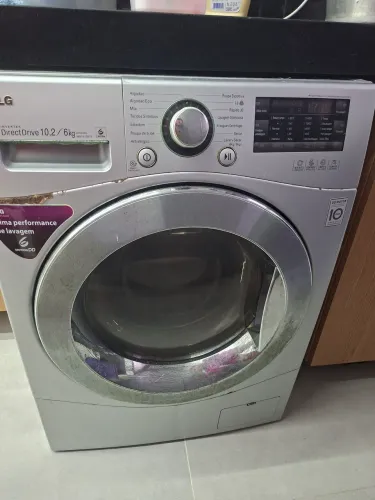Máquina de lavar roupa inox LG Direct Drive 10kg
