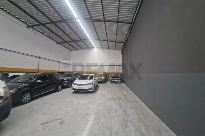 GALPÃO 300 m² PARA LOCAÇÃO NO PARQUE NOVO MUNDO
