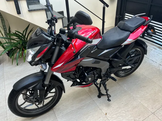 Bajaj Dominar 160 - 2025
