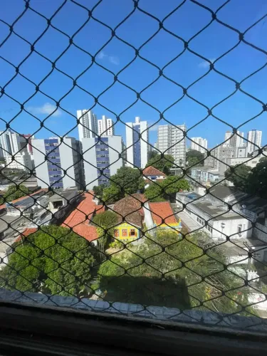 Duplex charmoso nas Graças: 76 metros quadrados com 2 quartos e varanda