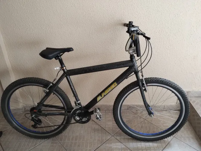 Bicicleta alumínio aro 26 conforto total, rodas reforçadas, guidão alto, retrovisor