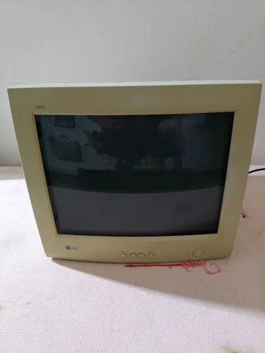 Monitor Tubo Crt LG 15 polegadas Bem Conservado Não Aceito Trocas