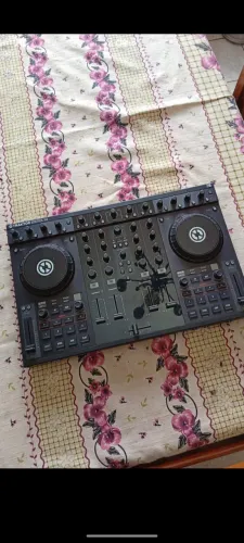 Controladora Traktor kontrol s4 + Case