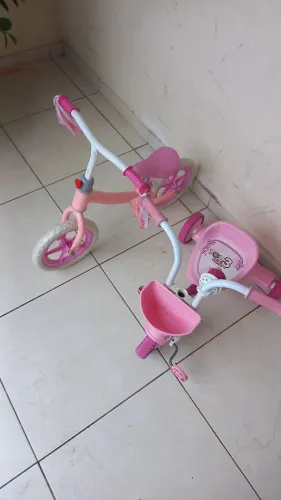 VELOCIPE COM BICICLETINHA OS DOIS TA SEMI NOVOS 