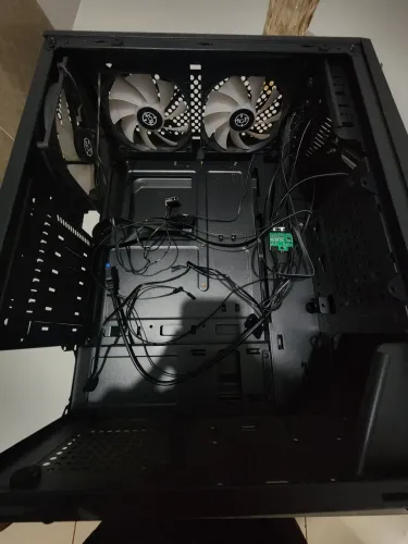 Vendo gabinete galera ride molde z02 glass com três fans rgb