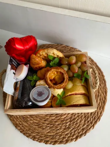 Cesta de café da manhã para aniversário para surpreender a pronta entrega 