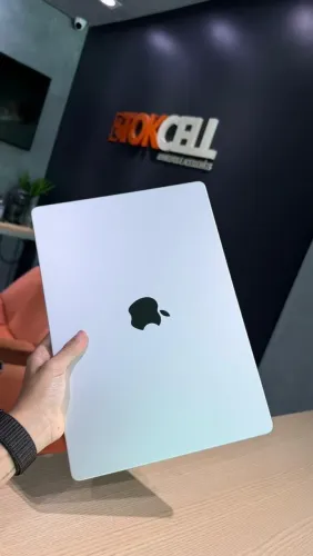 MacBook 14 Pol. M5 Pro - 24GB/1TB Silver Seminovo Garantia Apple Loja Física 