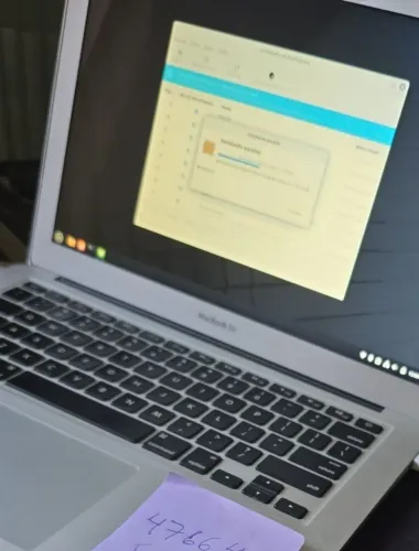 MacBook Air 13 2015 com Linux