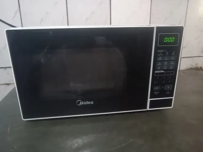 Microondas Midea 20 litros