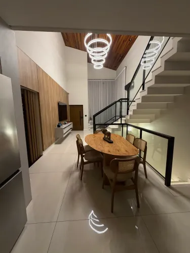 ? ALUGA-SE MARAVILHOSA CASA EM CONDOMÍNIO! ?