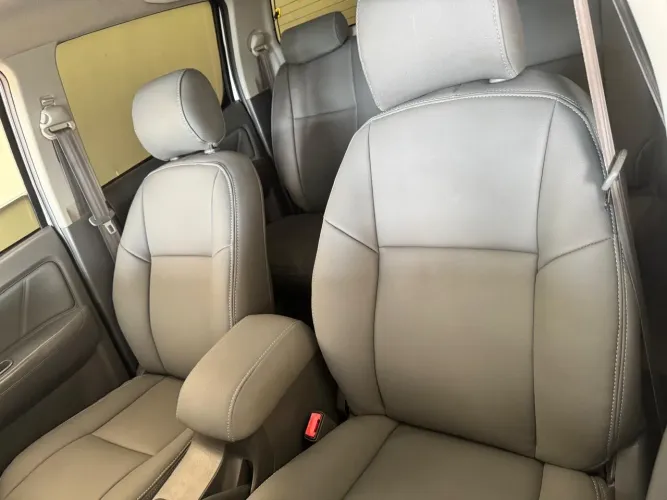 Toyota Hilux CD SRV D4-d 4X4 3.0 TDI Dies 2013