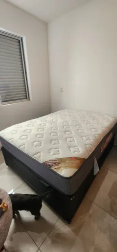 Vendo Cama Casal Padrão e Box Baú