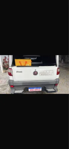 Tampa traseira Fiat strada 2014 a 2020