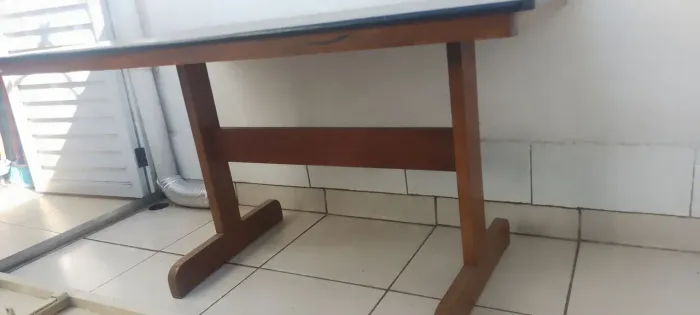 Mesa de Madeira Maciça em Cerejeira tamanho 1,50