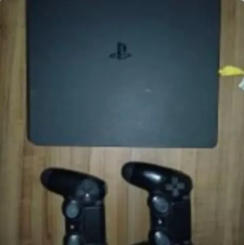 Ps4 slim 