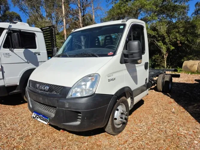 iveco daily 55c17 no chassis ano 2013 segundo dono