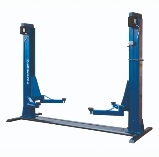 Elevador automotivo Engecass para 4100 KG. 
