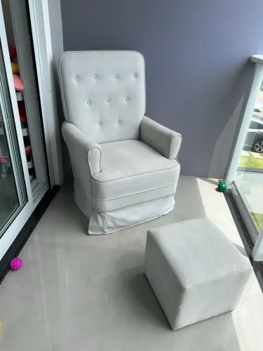 Poltrona de amamentação 