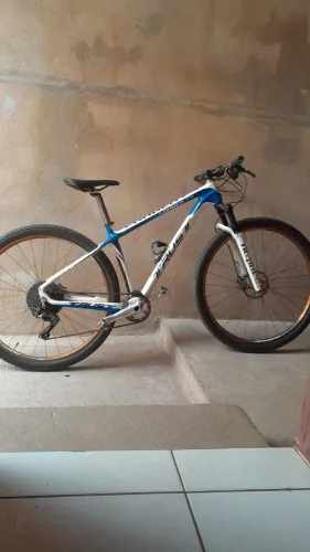 Bicicleta aro 29 carbono 