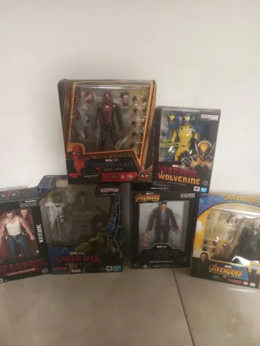Lote figuras Mafex, SH Figuarts e Marvel legends Acesse meu Perfil Olx para mais detalhes!