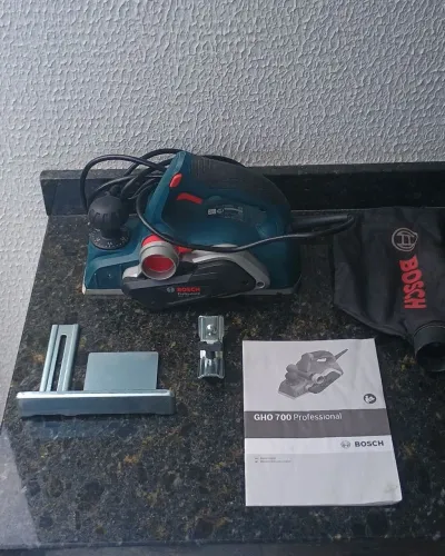 Plaina Bosch profissional GHO 700
