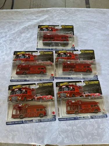 Hot wheels lote Team Transport Ferrari 250GTO LACRADOS (5 unidades)
