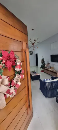Casa para venda tem 160 metros quadrados com 4 quartos 2 suíte