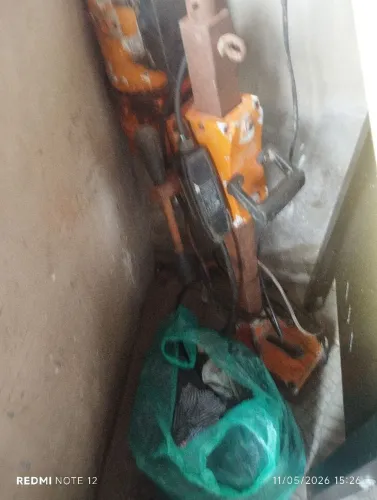 vendo uma perfuratriz máquina de perfuração de poços e Lages