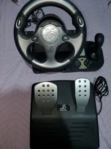 Volante + pedal gametech R5 para playstation 1