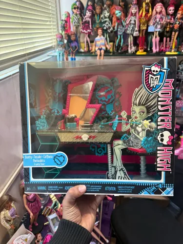 Penteadeira e cama abbey monster high