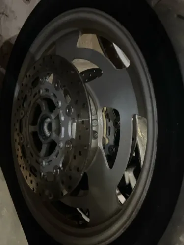 Roda dianteira Yamaha V Max 1200