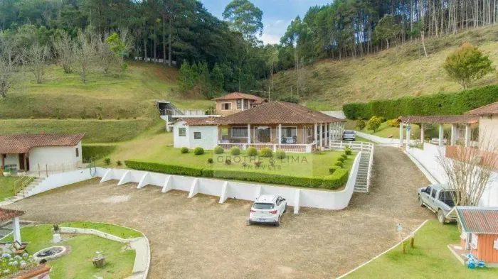 Sítio com Vista Panorâmica em Cunha/SP 7 Alqueires | 1.800m² Construídos | Estrutura Comp
