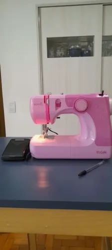 Máquina de Costura Elgin Superia Rosa