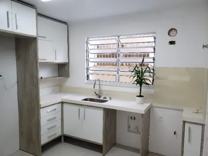 Apartamento 3 quartos, sendo uma suíte, 1 banheiro social, no centro, próximo ao shopping