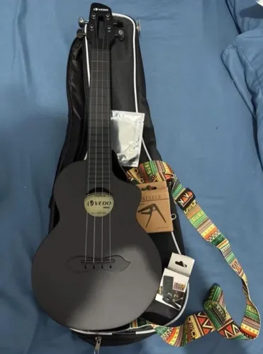 Vendo Ukulele Concert Profissional