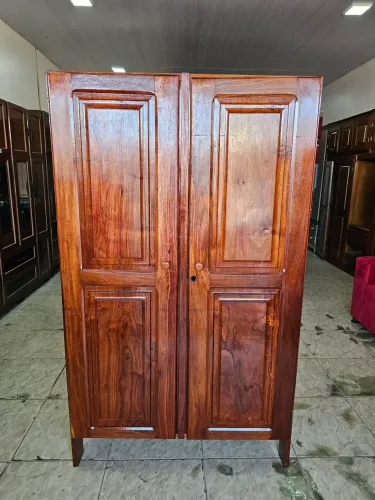 Guarda roupa de macacauba usado