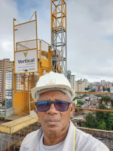 Obras e reformas Encanador instalações hidro sanitária limpeza de cisternas caixas d'água