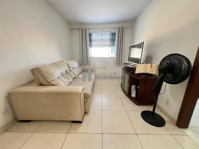 Aluga-Se Casa, Sala, 2 Quartos, Banheiro Social, Cozinha com Móveis, Lavabo, Vaga de Garag