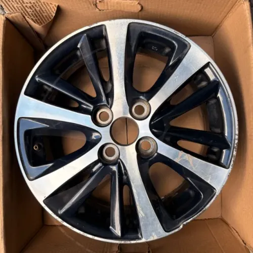 Roda aro 15 Toyota Yaris original 