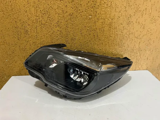 Farol esquerdo S10 / S-10 / Trailblazer 2012/2013/2014/2015/2016 mascara negra