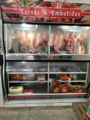 Vende-se um balcão expositor de carne