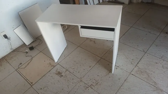 Escrivaninha Nova