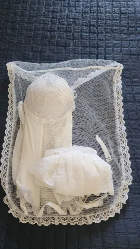 Conjunto de lingeries darling, corselet e meia 3/4 branca off White com renda . 2 peças .