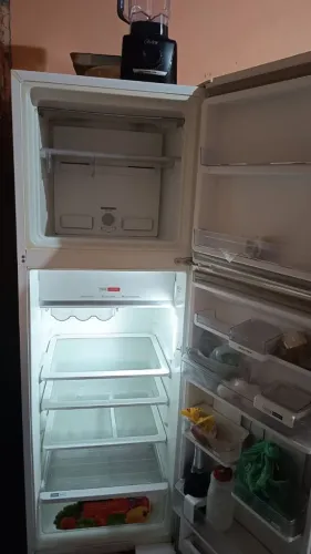 Vendo uma geladeira Brastemp 400 litros