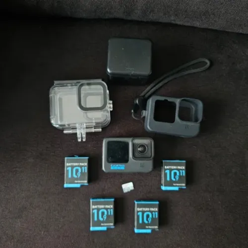 gopro hero 10 black + 4 baterias + case + cartao + capa 