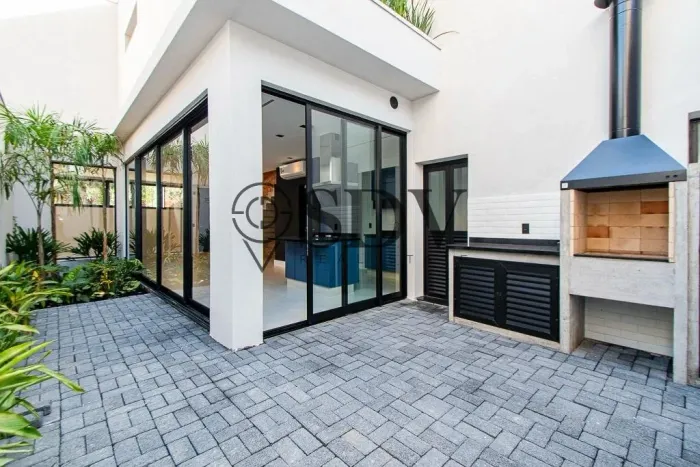 Casa de Vila - 160 m² - 3 suítes - 2 vagas - Churrasqueira - Oportunidade!