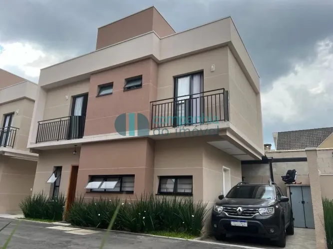 Sobrado à Venda no Santa Cândida