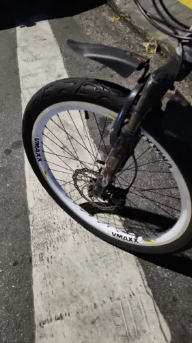 Vendo bicicleta pra um amigo